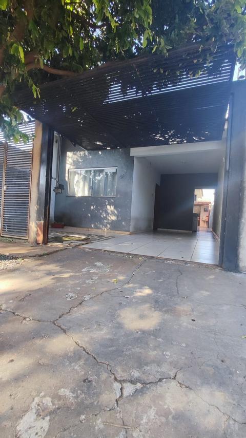 Casa à venda em Maringá, Parque Tarumã, com 2 quartos, com 75 m²