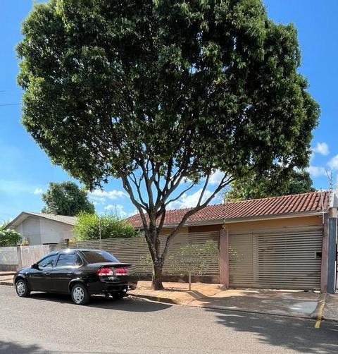 Casa à venda em Maringá, Jardim Universo, com 2 quartos, com 111 m²