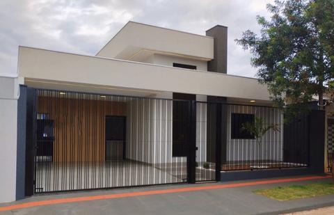 VENDE-SE OU TROCA-SE CASA NO PARQUE DAS LARANJEIRAS  EM MARINGÁ, PR.